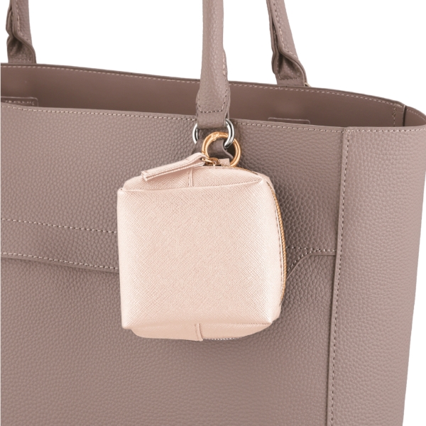 リングカラビナ付きスクエアポーチ(パールホワイト)の商品画像3枚目